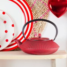 Karaca | Japanese Cast Iron Teapot | Red
